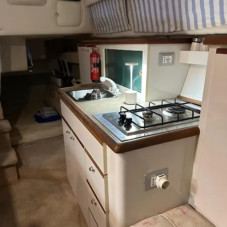 Hotel na wodzie The Boat Experience Galleggiante In Barca *