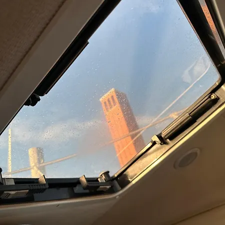 Hotel na wodzie The Boat Experience Galleggiante In Barca Wenecja