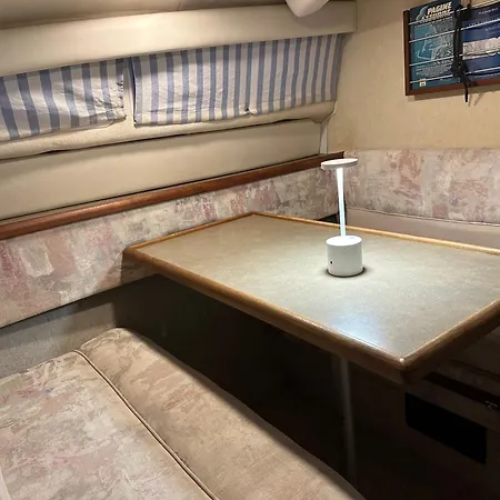 The Boat Experience Galleggiante In Barca Wenecja